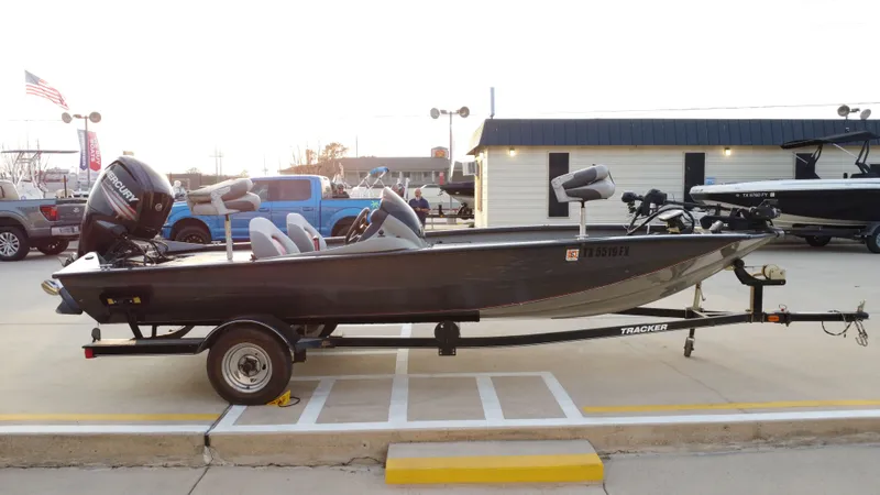 Slide: The Image of Tracker 190 2015 - 7