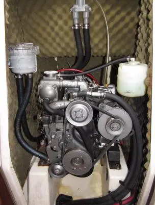 Slide: The Image of Engine compartment of a 1999 Beneteau Oceanis 321. - 31