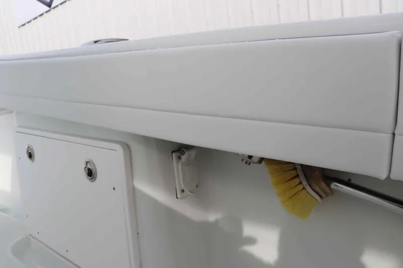 Slide: The Image of Yellowfin 32 Offshore 2021 - 21