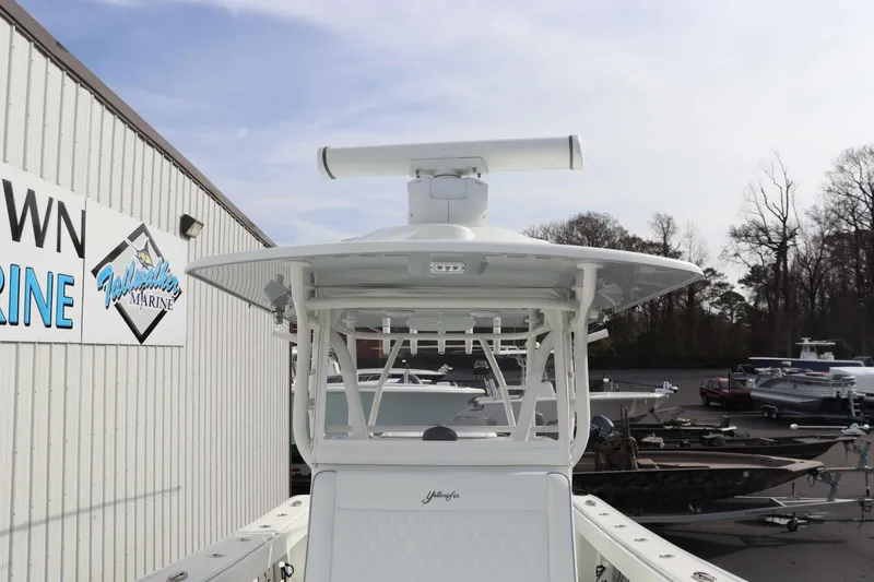 Slide: The Image of Yellowfin 32 Offshore 2021 - 33