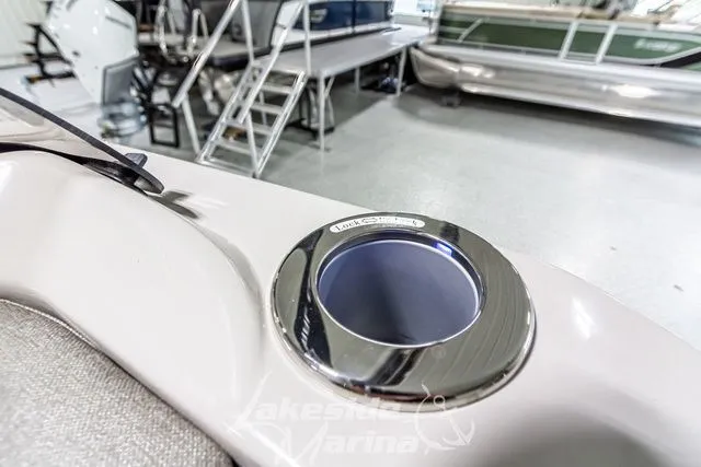 Slide: The Image of Crest Caribbean LX 230 SLC CP3 2023 - 30