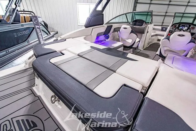 Slide: The Image of Chaparral 23 Surf 2021 - 11