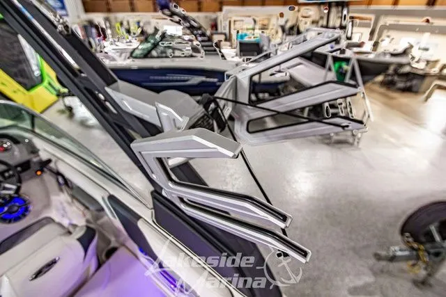 Slide: The Image of Chaparral 23 Surf 2021 - 15