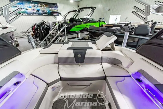 Slide: The Image of Chaparral 23 Surf 2021 - 21