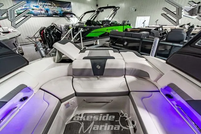 Slide: The Image of Chaparral 23 Surf 2021 - 22