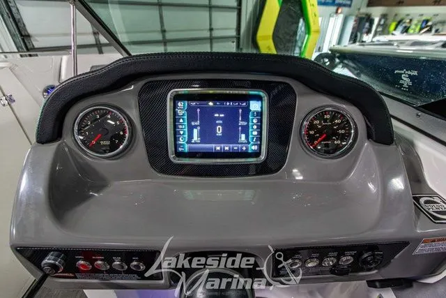 Slide: The Image of Chaparral 23 Surf 2021 - 28