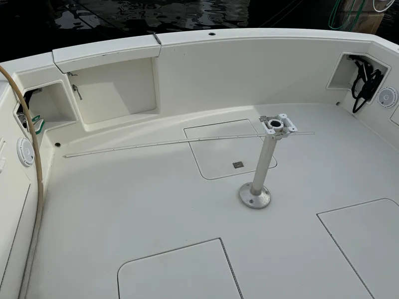 Slide: The Image of 1997 Ocean Yachts 40 Super Sport boat deck with storage compartments. - 11