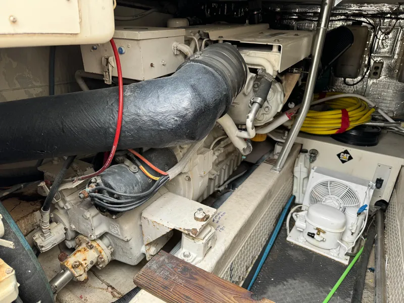Slide: The Image of Engine room of a 1997 Ocean Yachts 40 Super Sport boat. - 31
