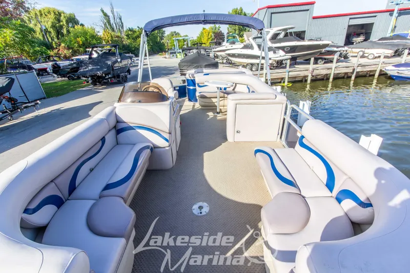Slide: The Image of 2013 SunChaser DS22 pontoon boat with spacious seating at Lakeside Marina. - 10