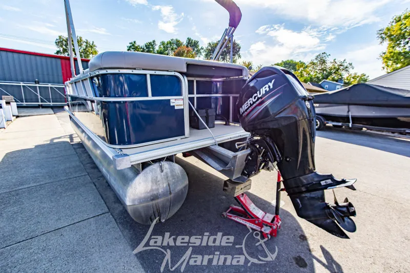 Slide: The Image of 2013 SunChaser DS22 pontoon boat with Mercury outboard motor at Lakeside Marina. - 8