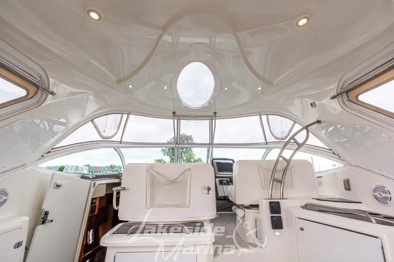 Slide: The Image of 2006 Cruisers Yachts 420 Express interior with sleek design and modern amenities. - 37