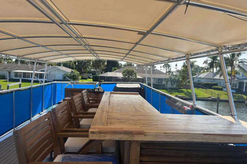 Slide: The Image of Upper deck - 28