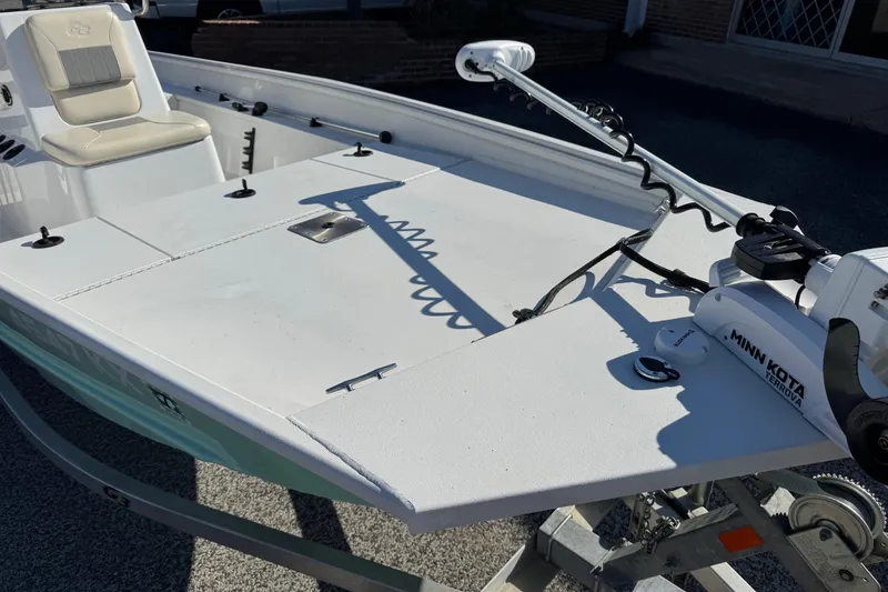 Slide: The Image of 2023 G3 Bay 17 boat with Minn Kota Terrova trolling motor on trailer. - 7