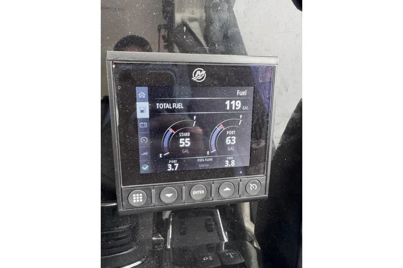Slide: The Image of Fuel gauge display on 2025 Beneteau Antares 11 Fly, showing 119 gallons total. - 23