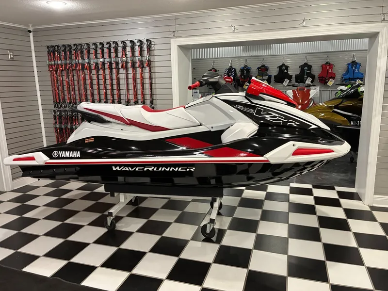 Slide: The Image of Yamaha VX Deluxe with Audio 2021 - 3