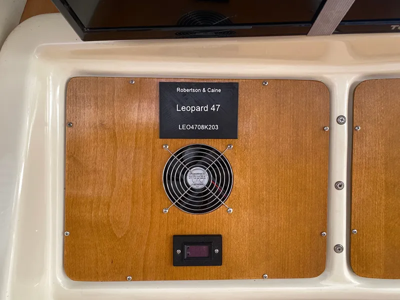 Slide: The Image of Leopard 47 2003 - 12