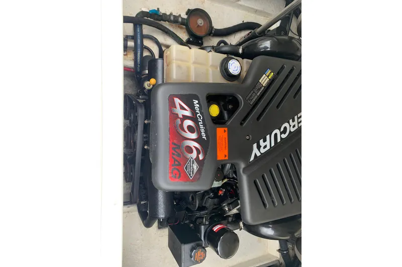 Slide: The Image of Mercury MerCruiser 496 MAG engine in a 2001 Formula 260 Sun Sport boat. - 27