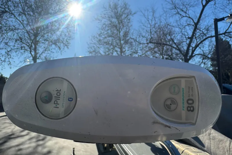 Slide: The Image of Trolling motor with i-Pilot GPS system on a 2018 KingFisher 1825 Falcon boat. - 7