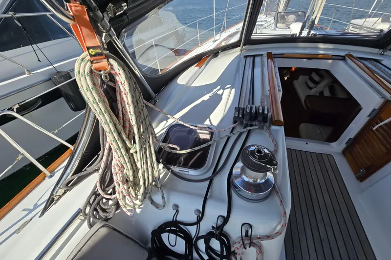 Slide: The Image of Cockpit view of 2008 Beneteau Oceanis 49 sailboat with ropes and winch. - 5