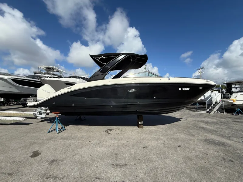 Slide: The Image of Sea Ray SDX 270 Outboard 2021 - 0