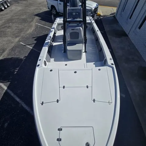 Slide: The Image of Pathfinder 2500 Hybrid 2025 - 17