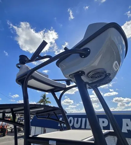 Slide: The Image of Pathfinder 2500 Hybrid 2025 - 33