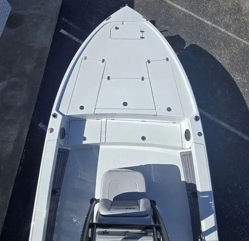 Slide: The Image of Pathfinder 2500 Hybrid 2025 - 34