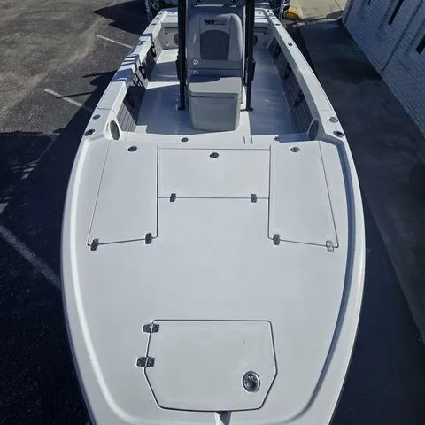 Slide: The Image of Pathfinder 2500 Hybrid 2026 - 18