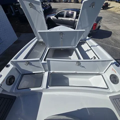 Slide: The Image of Pathfinder 2500 Hybrid 2026 - 20