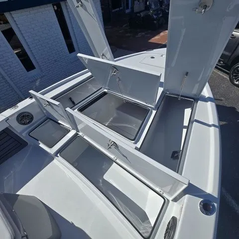 Slide: The Image of Pathfinder 2500 Hybrid 2026 - 21