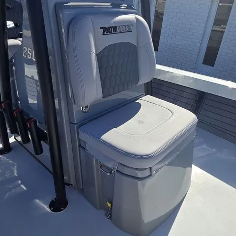 Slide: The Image of Pathfinder 2500 Hybrid 2026 - 22