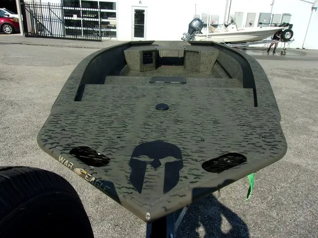 Slide: The Image of War Eagle 750 Gladiator 2026 - 10