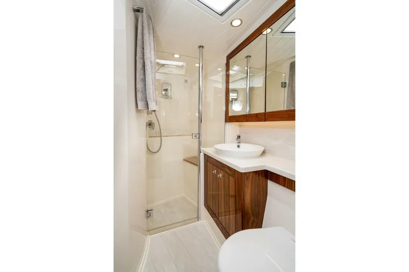 Slide: The Image of 2021 Riviera 575 Suv - Image 36 - 35