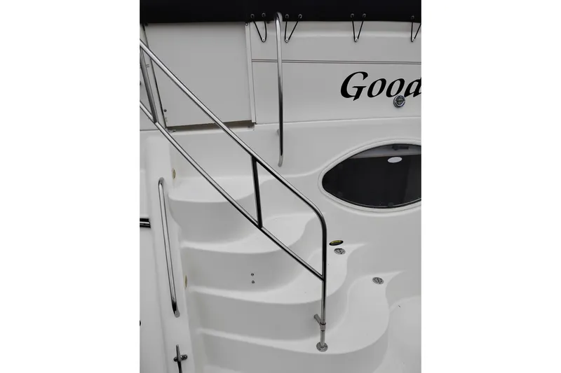 Slide: The Image of Staircase on 2001 Maxum 4100 SCA yacht with stainless steel railing. - 6