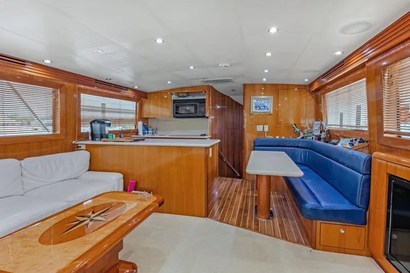 Slide: The Image of Interior of 2003 Hatteras 60 Convertible yacht. - 49