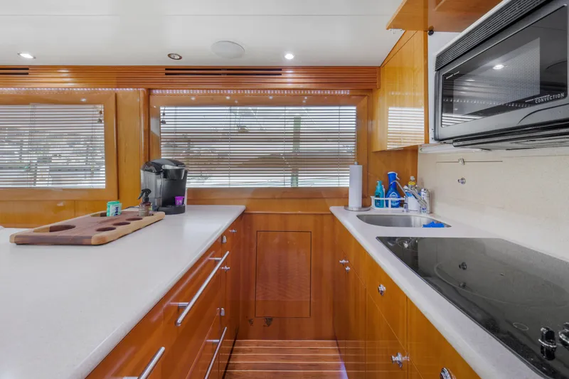 Slide: The Image of Hatteras 60 Convertible 2003 - 52