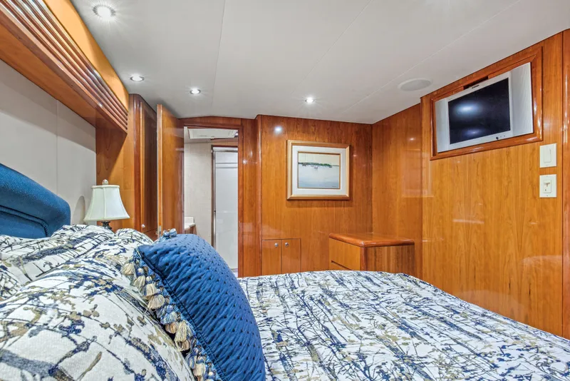 Slide: The Image of Hatteras 60 Convertible 2003 - 58