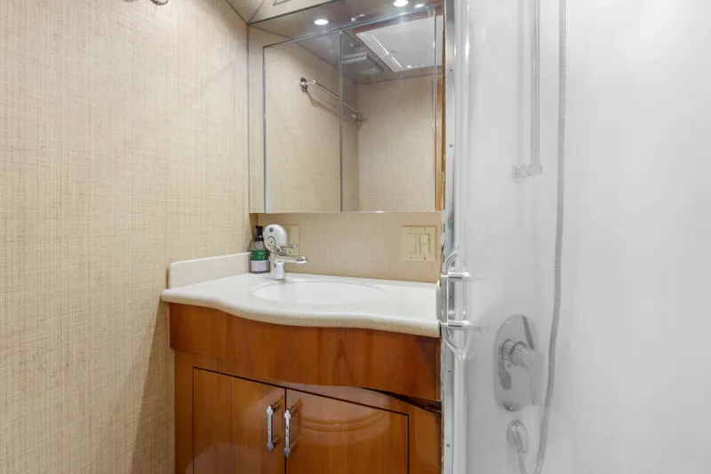 Slide: The Image of Hatteras 60 Convertible 2003 - 61