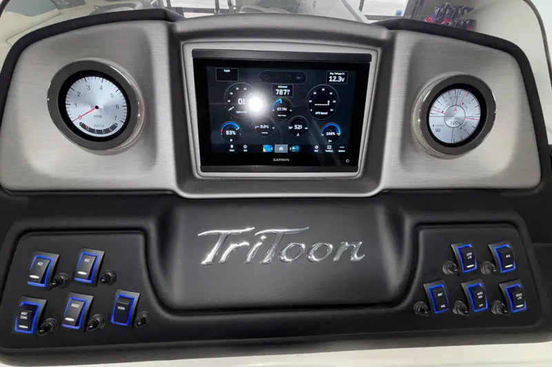 Slide: The Image of Dashboard of 2026 JC Neptoon 25TT Sport with digital display and controls. - 27