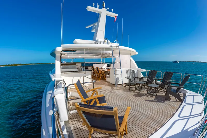 Slide: The Image of Johnson 93 Flybridge 2017 - 16