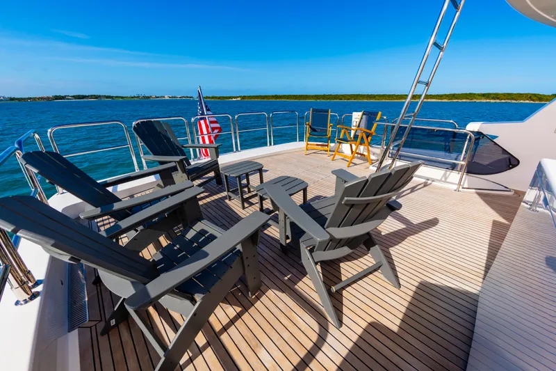 Slide: The Image of Johnson 93 Flybridge 2017 - 17