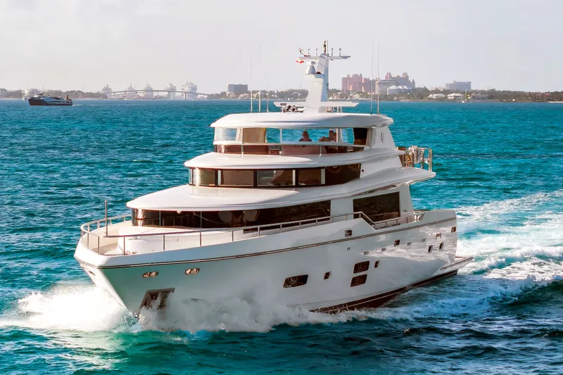 Slide: The Image of Johnson 93 Flybridge 2017 - 3