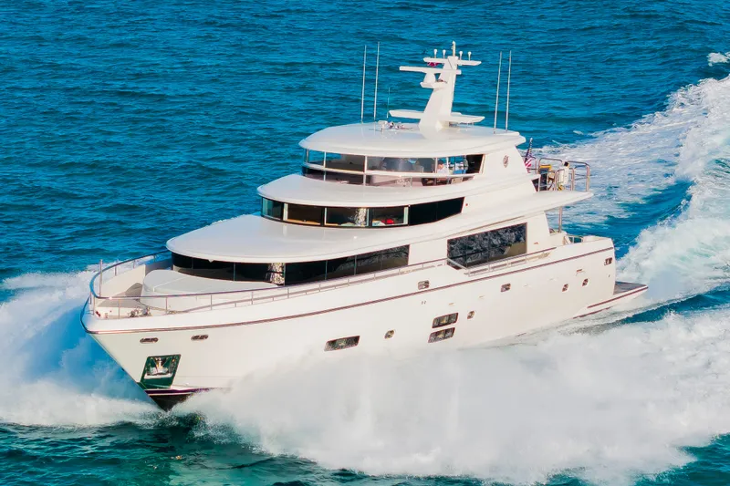 Slide: The Image of Johnson 93 Flybridge 2017 - 7