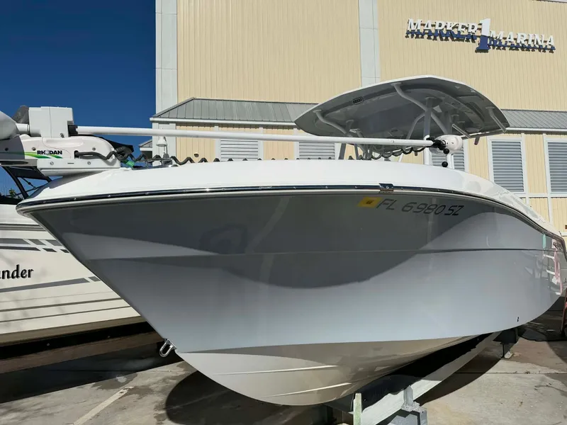 Slide: The Image of Aquasport 2500 Center Console 2021 - 10