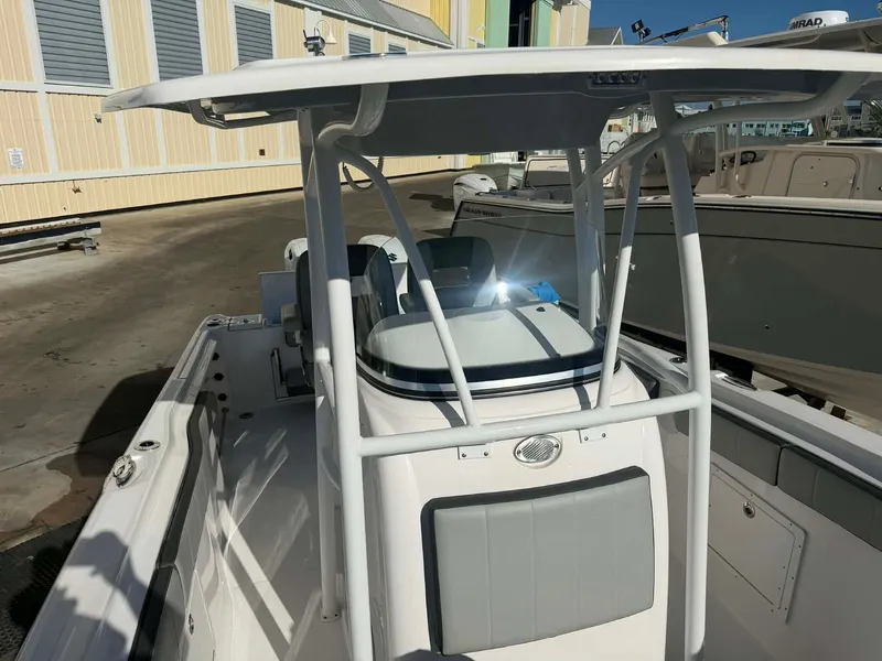 Slide: The Image of Aquasport 2500 Center Console 2021 - 21