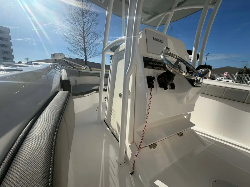 Slide: The Image of Aquasport 2500 Center Console 2021 - 23