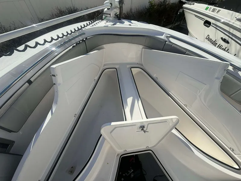 Slide: The Image of Aquasport 2500 Center Console 2021 - 8