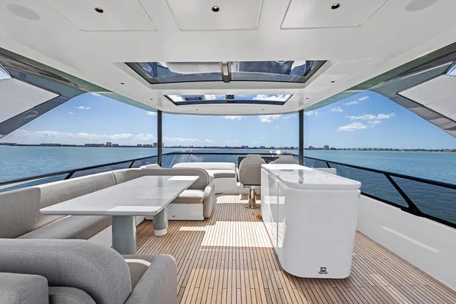 Slide: The Image of Azimut Fly 72 2026 - 41