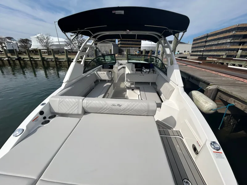 Slide: The Image of Sea Ray SDX 270 Outboard 2026 - 13