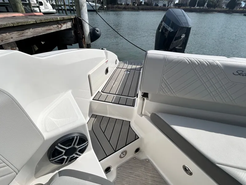 Slide: The Image of Sea Ray SDX 270 Outboard 2026 - 14